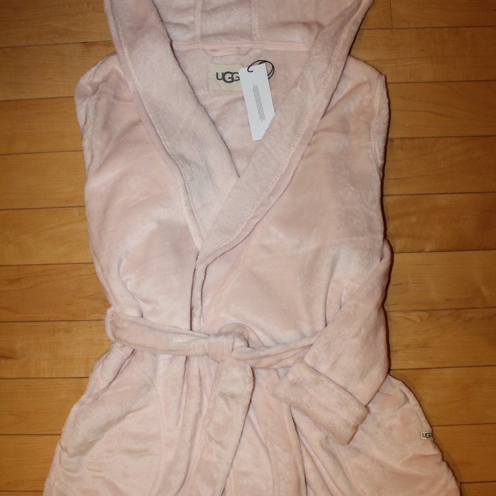 NWT UGG WOMEN'S PLUSH VELOUR PINK BATHROBE - Picture 5 of 7
